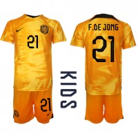 Fotballdrakt Barn Nederland Frenkie de Jong #21 Hjemmedraktsett VM 2022 Kortermet (+ Korte bukser)